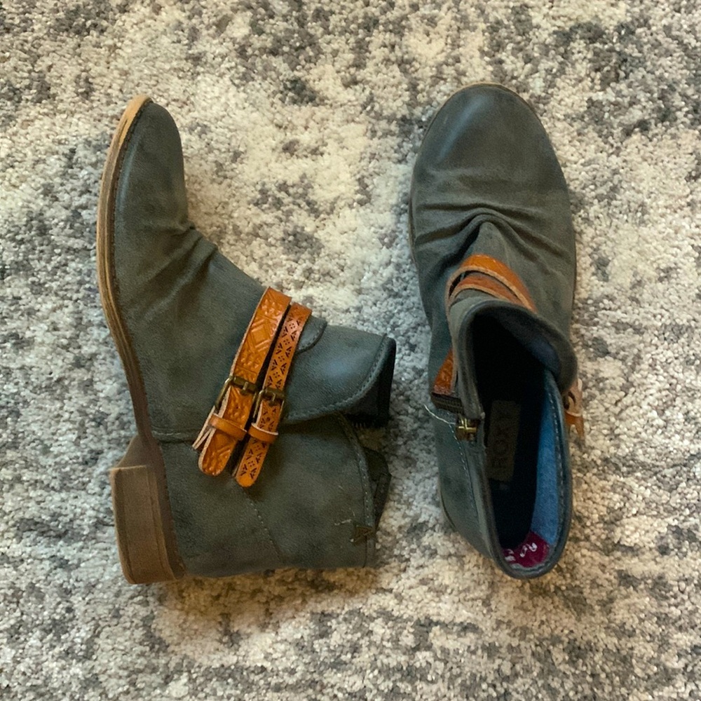Roxy Surf Co Bootie. Size 7 Women’s